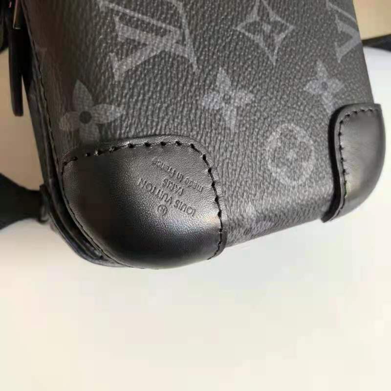 Louis Vuitton Monogram Eclipse Horizon Belt Bag (SHG-kWCRhb) – LuxeDH