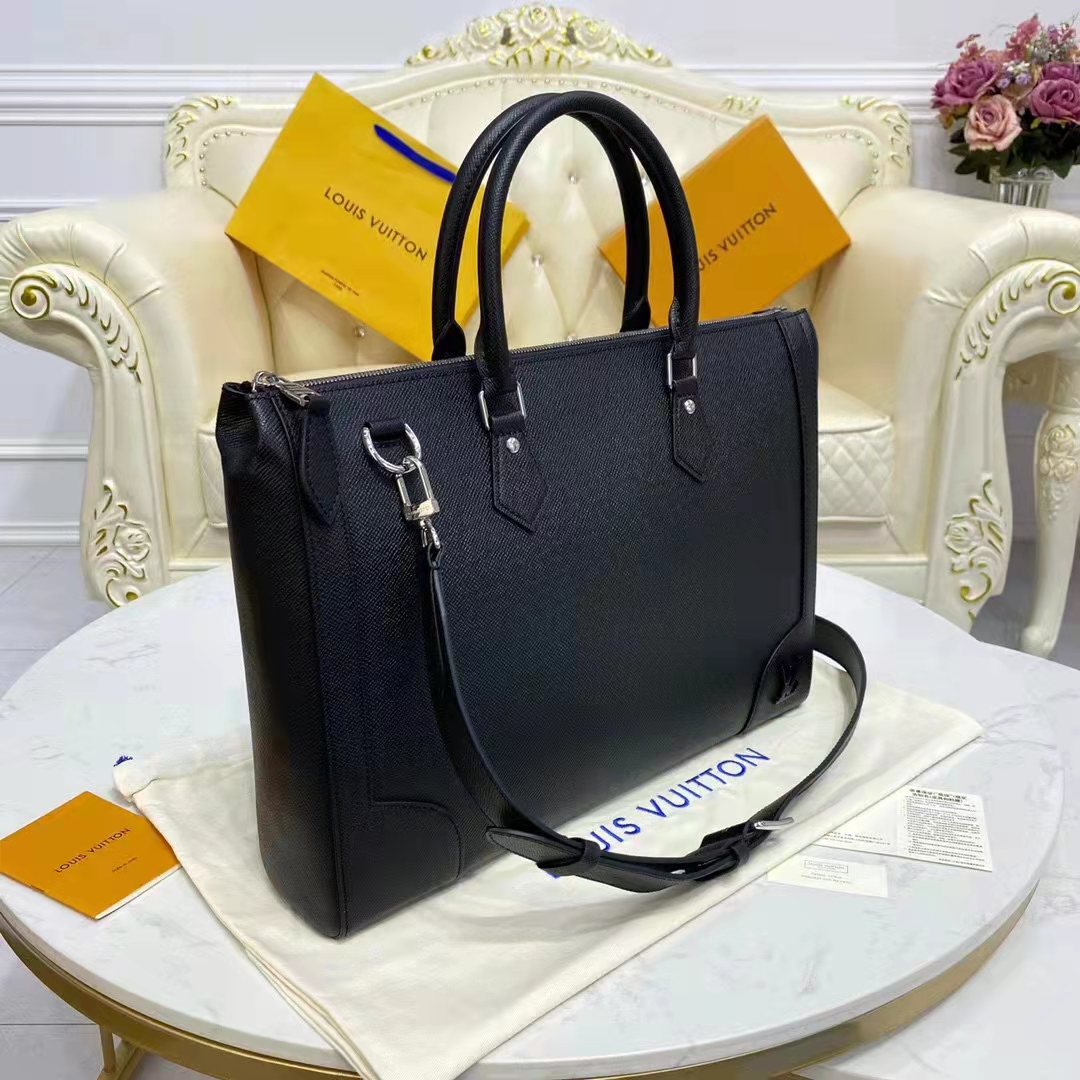 Slim Briefcase - Luxury Taiga Leather Black
