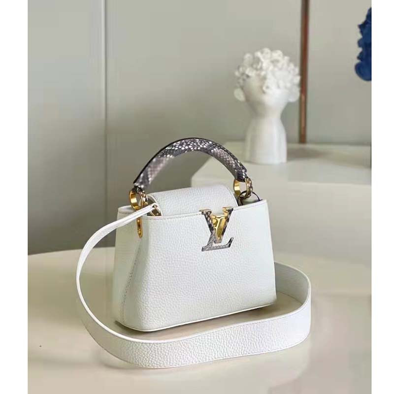 Capucines leather handbag Louis Vuitton White in Leather - 33537023