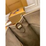 Louis Vuitton LV Women Onthego PM Tote Beige Embossed Grained Cowhide Leather – Bild 6