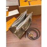 Louis Vuitton LV Women Onthego PM Tote Beige Embossed Grained Cowhide Leather – Bild 5
