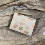 Gucci GG Unisex GG Marmont Berry Card Case Wallet White Double G - Bild 2
