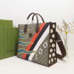 Gucci Unisex Medium Tote Geometric Print Beige Ebony GG Supreme Canvas - immagine 3
