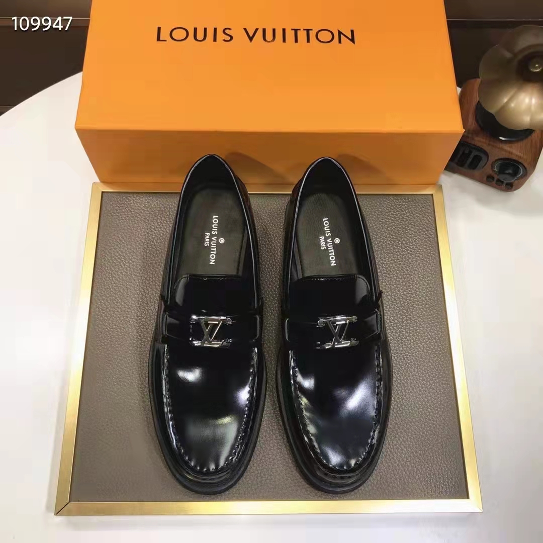 Louis Vuitton Men's Black Glazed Calf Leather Major Loafer – Luxuria & Co.