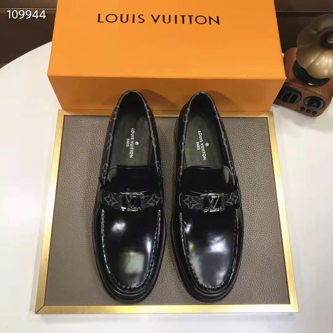 Louis Vuitton Men's Black Glazed Calf Leather Major Loafer