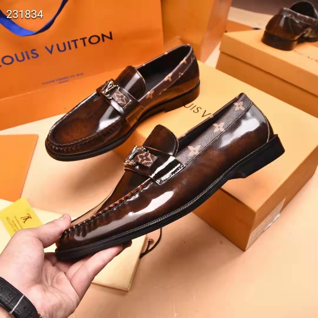 Louis Vuitton Men's Black Glazed Calf Leather Major Loafer – Luxuria & Co.