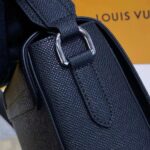 Louis Vuitton LV Unisex New Flap Messenger Black Taiga Cowhide Leather – Bild 8