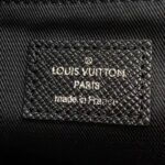 Louis Vuitton LV Unisex New Flap Messenger Black Taiga Cowhide Leather – Bild 13