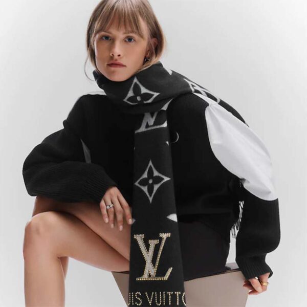 Louis Vuitton LV Unisex Studdy Reykjavik Scarf Black Cashmere Monogram (11)