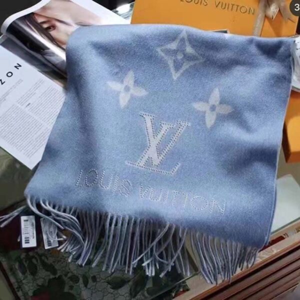 Louis Vuitton LV Unisex Studdy Reykjavik Scarf Denim Blue Allover Monogram Jacquard Weave (5)