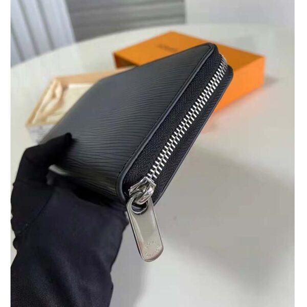 Louis Vuitton LV Unisex Zippy Wallet Black Epi Grained Cowhide Leather (3)