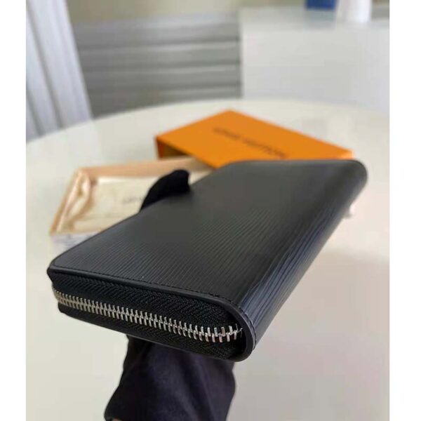Louis Vuitton LV Unisex Zippy Wallet Black Epi Grained Cowhide Leather (4)