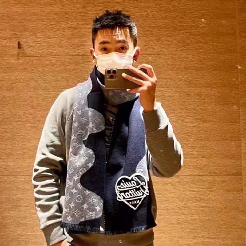 Louis Vuitton Wool Monogram Drip Scarf