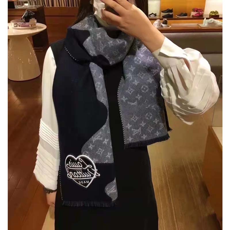 Louis Vuitton Wool Monogram Drip Scarf