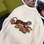 Gucci GG Women Gucci Tiger Knit Sweater Patch Wool Cotton Tiger Flower – Bild 5