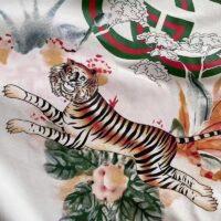 Gucci GG Men Tiger Flower Interlocking G T-Shirt Off-White Cotton Jersey Crewneck Oversize Fit (3)