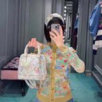 Gucci Women GG Tiger Jacquard Cardigan Gold Green Tiger Flower Extra Fine Lurex Crewneck – Bild 18