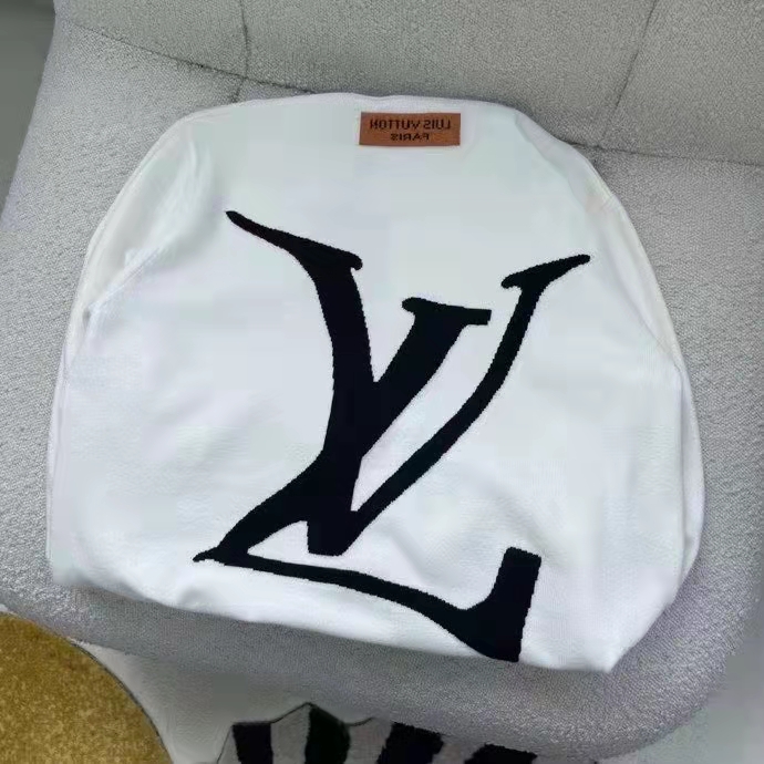 Louis Vuitton LV Puzzle Jacquard Crewneck Milk White. Size M0