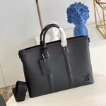 Louis Vuitton LV Unisex Lock It Tote Bag Black Grained Calf Cowhide Leather - Imagen 3
