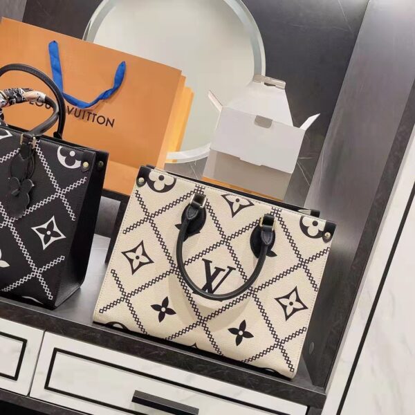 Louis Vuitton LV Women OnTheGo MM Tote Bag Beige Embossed Supple Grained Cowhide (8)