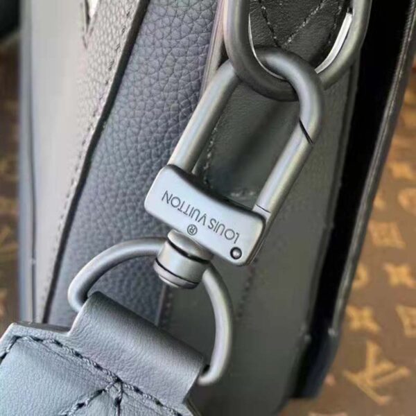 Louis Vuitton LV Aerogram Messenger Black Grained Calf Cowhide Leather Textile Lining (2)