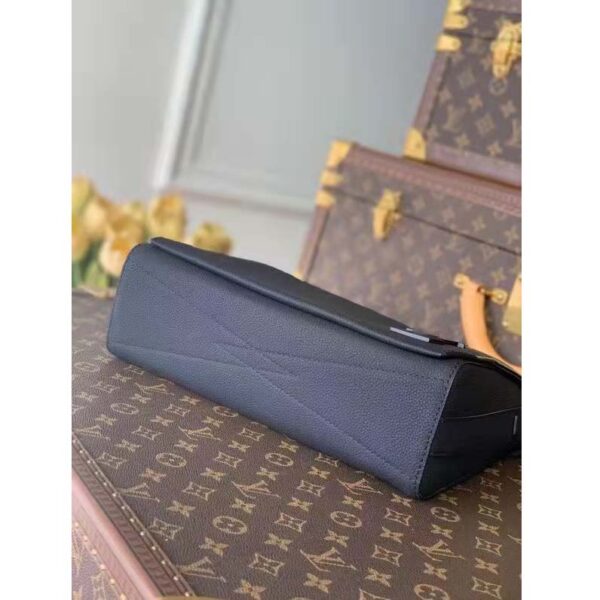 Louis Vuitton LV Aerogram Messenger Black Grained Calf Cowhide Leather Textile Lining (5)