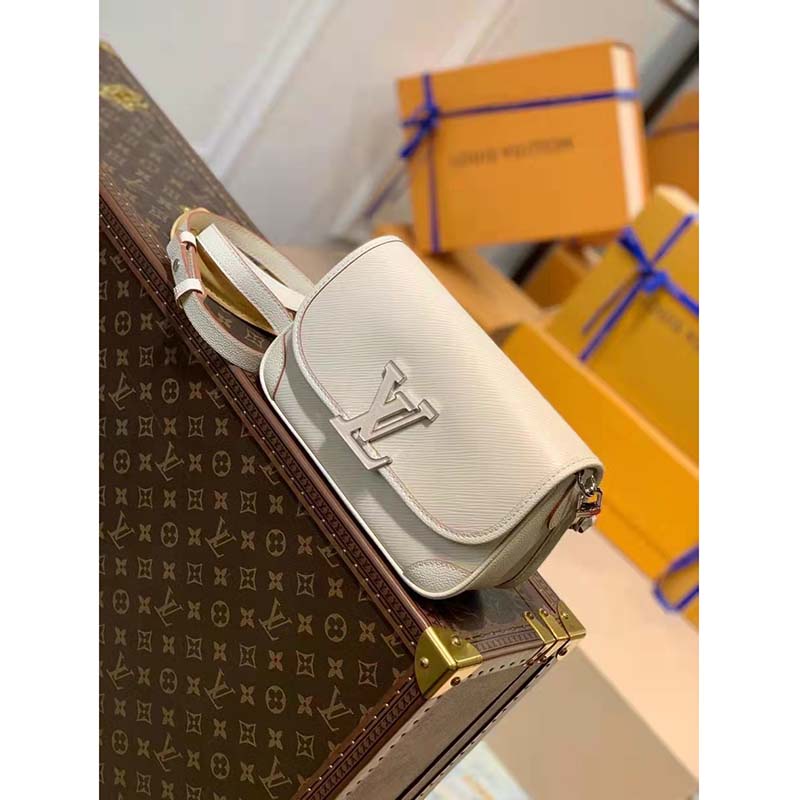 Louis Vuitton Buci Quartz EPI