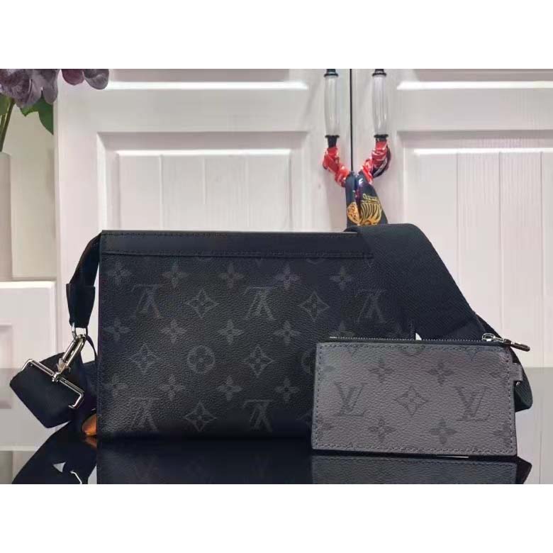 First LV bag and couldn't be happier! Gaston Wearable Wallet in monogram  eclipse reverse ✨ : r/Louisvuitton