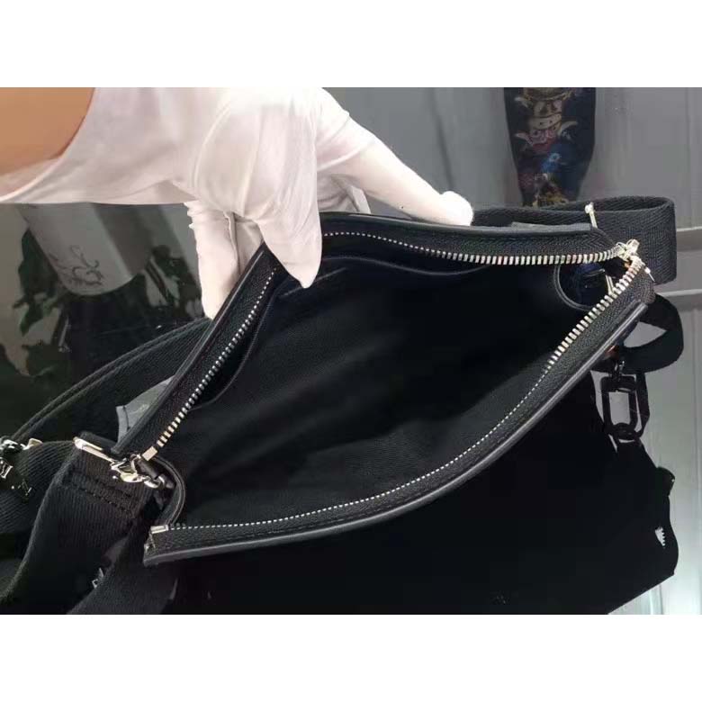 Louis Vuitton LV Gaston wearable wallet Black Cloth ref.843498 - Joli Closet
