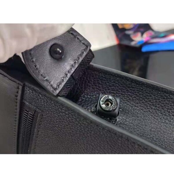 Louis Vuitton LV Unisex Messenger Voyage Black Aerogram Cowhide Leather Textile Lining (7)