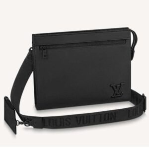 Louis Vuitton LV Unisex Messenger Voyage Black Aerogram Cowhide Leather Textile Lining