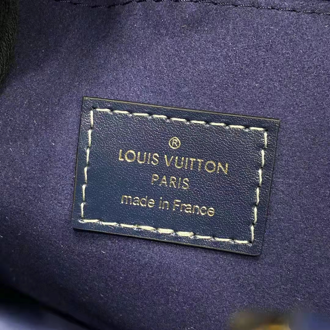 Louis Vuitton OnTheGo MM Handbag Navy Blue Denim jacquard Textile –  EliteLaza