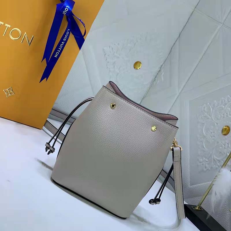 tas sling-bag Louis Vuitton Greige Beige Nano Lockme Bucket Sling Bag