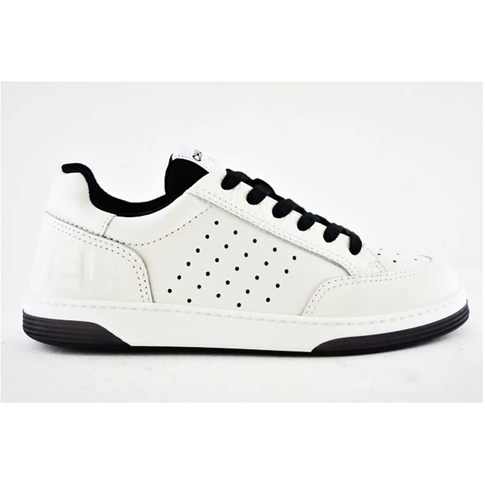 Chanel Pre-Owned Logo Pull Tab Lace-up Sneakers in White