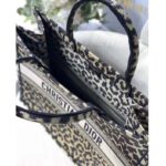 Dior Unisex CD Large Dior Book Tote Beige Multicolor Mizza Embroidery - Imagen 7