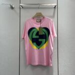 Gucci Men GG Interlocking G Heart T-Shirt Pink Cotton Jersey Crewneck Oversize Fit – Bild 2