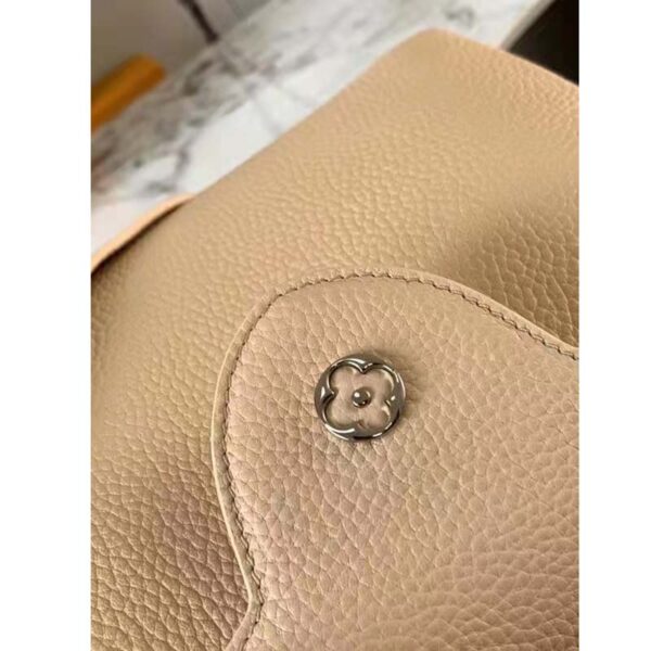 Louis Vuitton LV Unisex Capucines MM Handbag Grey Taurillon Cowhide (7)