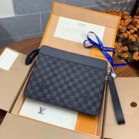 Louis Vuitton LV Unisex Discovery Pochette Clutch Damier Infini Cowhide Leather (6)