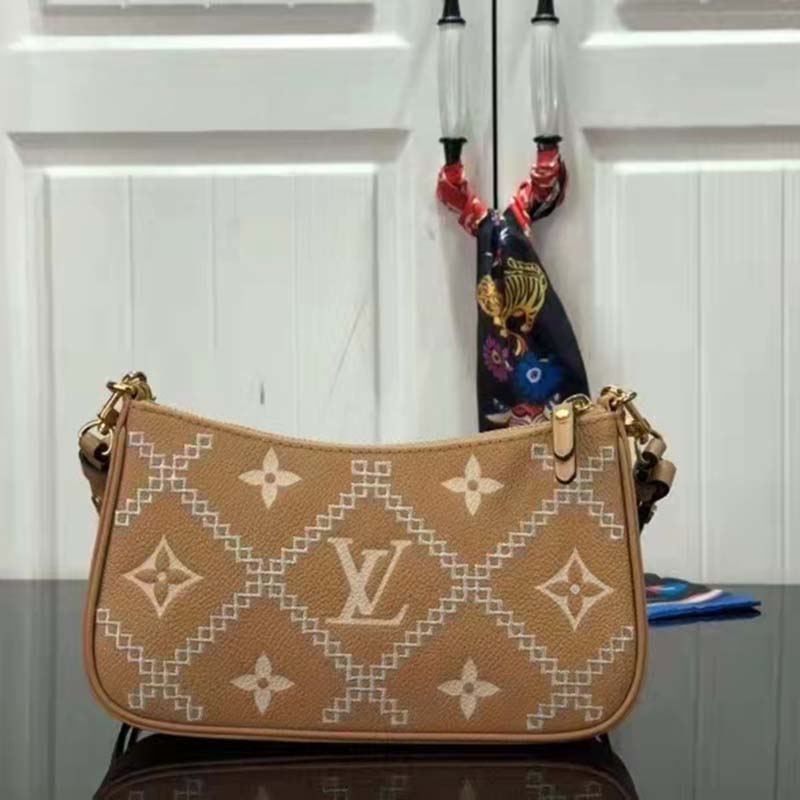 Shop Louis Vuitton 2023-24FW Louis Vuitton ☆M80349 ☆Easy Pouch On Strap by  aamitene