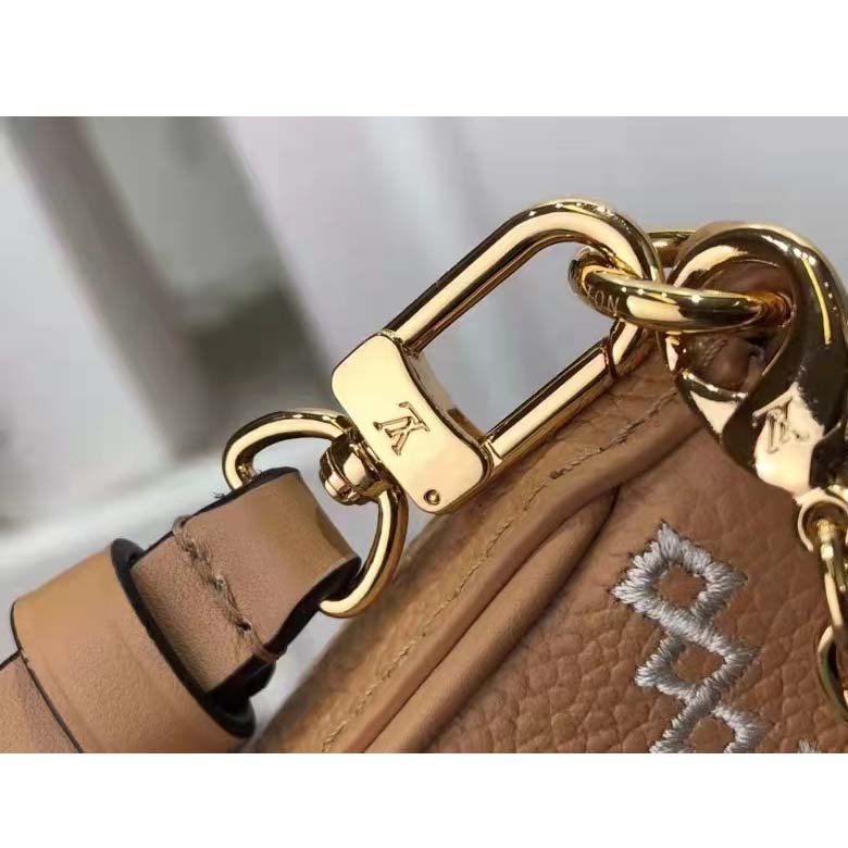 Louis Vuitton LV Women Easy Pouch On Strap Beige Monogram Supple Grained  Cowhide - LULUX