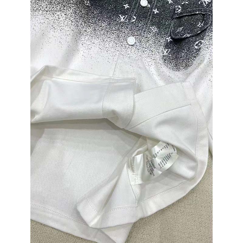 Grey cotton shorts Louis Vuitton Grey size 48 IT in Cotton - 4442062