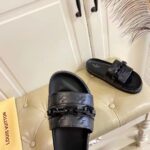 Louis Vuitton Unisex Sunset Flat Comfort Mule Black Monogram Embossed Calf Leather – Bild 9
