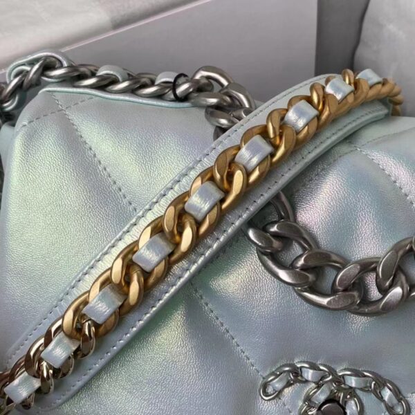 Chanel Women 19 Handbag Iridescent Calfskin Gold Silver-Tone Light Purple Blue (10)