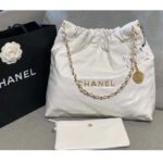 Chanel Women 22 Large Handbag Calfskin Gold-Tone Lacquered Metal - Bild 2