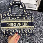 Dior CD Women Mini Dior Book Tote Blue Dior Oblique Embroidery - immagine 4