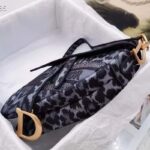 Dior CD Women Saddle Bag Gray Mizza Embroidery Magnetic 'D' Stirrup Closure - immagine 6