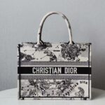 Dior Unisex CD Medium Dior Book Tote Beige Latte Dior Zodiac Embroidery - Bild 2