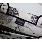 Dior Unisex CD Medium Dior Book Tote Beige Latte Dior Zodiac Embroidery - Bild 10