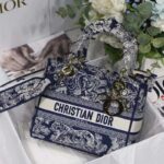 Dior Women CD Medium Lady D-Lite Bag Blue Toile De Jouy Reverse Embroidery - Imagen 2