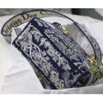 Dior Women CD Medium Lady D-Lite Bag Blue Toile De Jouy Reverse Embroidery - Imagen 6